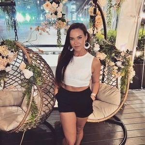 Meet your Posher, Liane